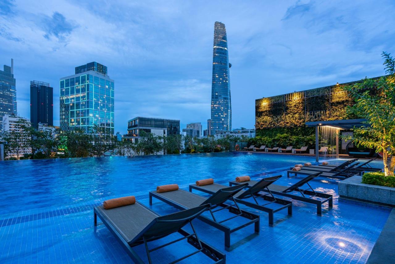 Fusion Original Saigon Centre Hotell Ho Chi Minh-staden Exteriör bild Landmark 81 rooftop pool