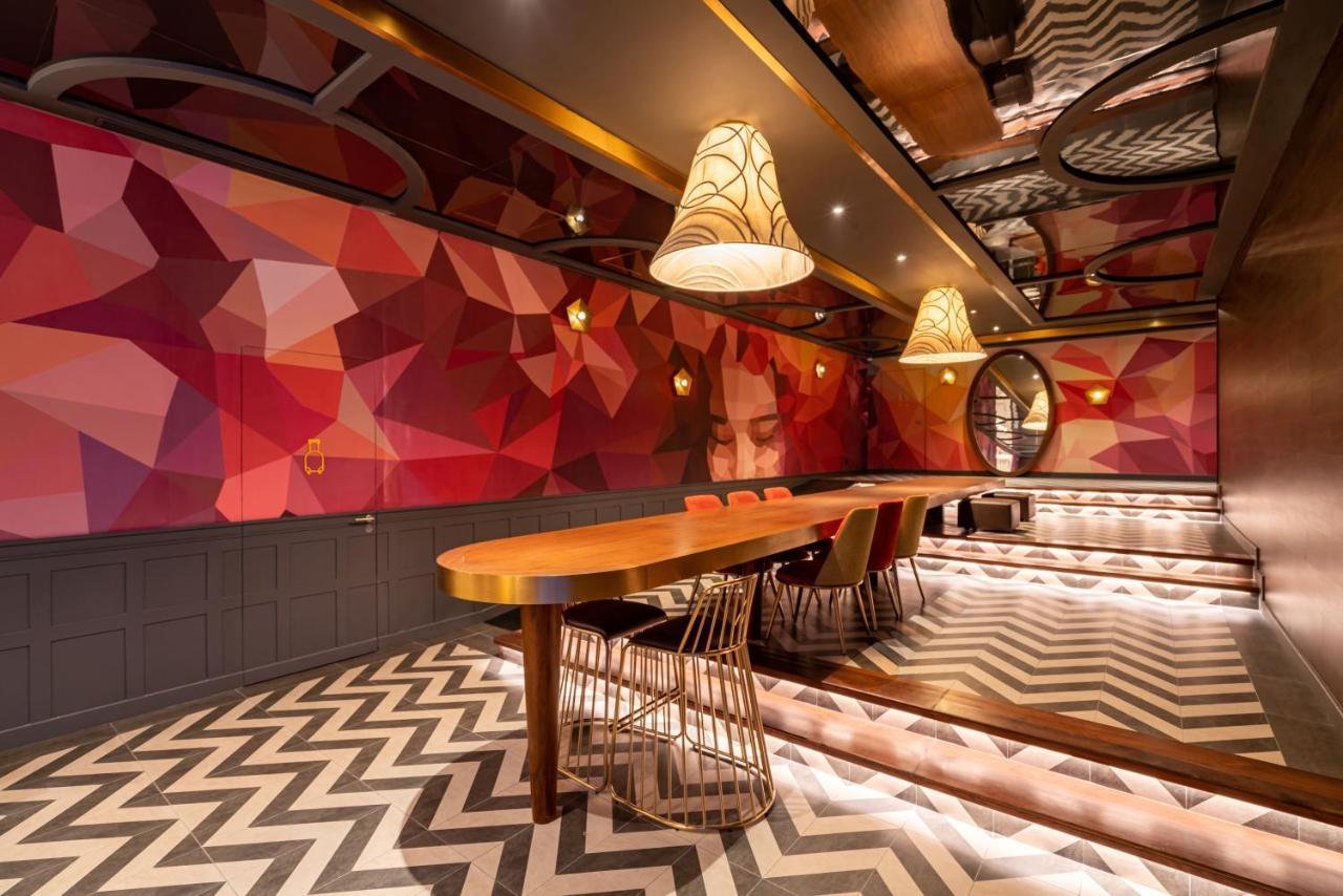 Fusion Original Saigon Centre Hotell Ho Chi Minh-staden Exteriör bild The interior of the Starbucks Reserve Roastery in Milan, Italy