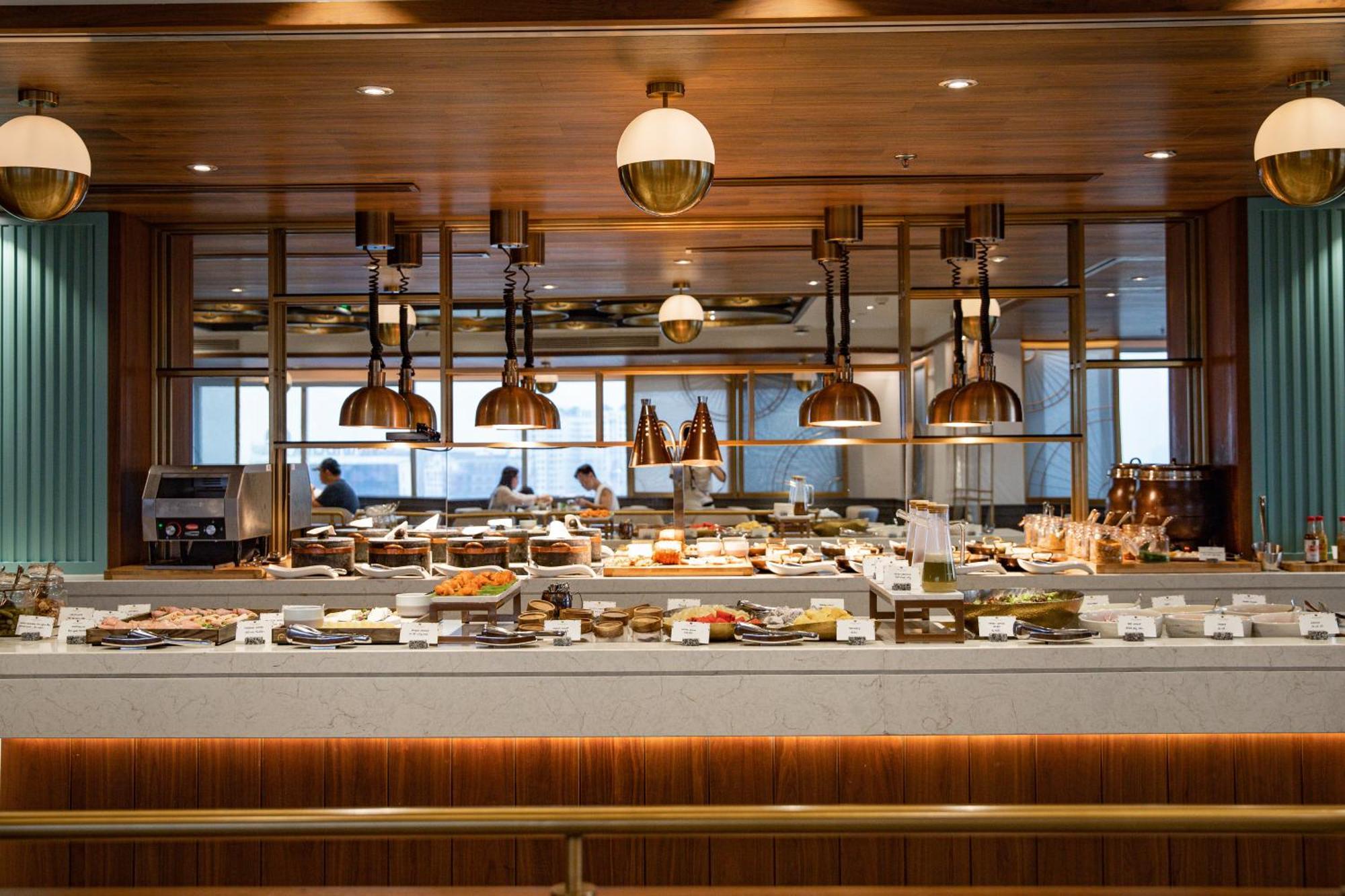 Fusion Original Saigon Centre Hotell Ho Chi Minh-staden Exteriör bild The buffet at the restaurant